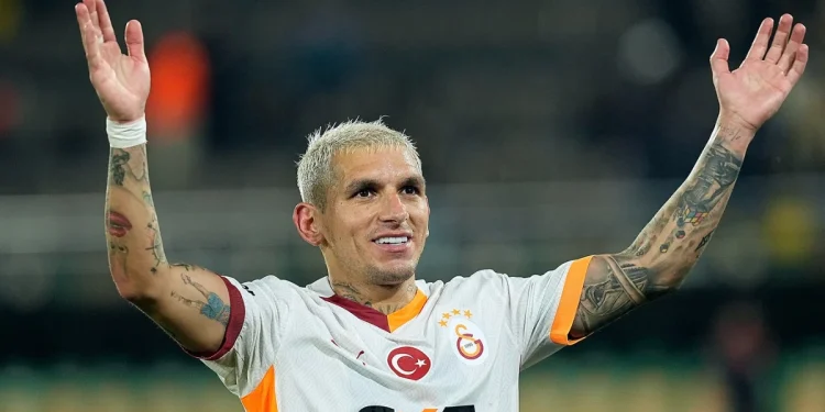 Lucas Torreira'nın aşk hayatı: Duygu German ile ilişkisi