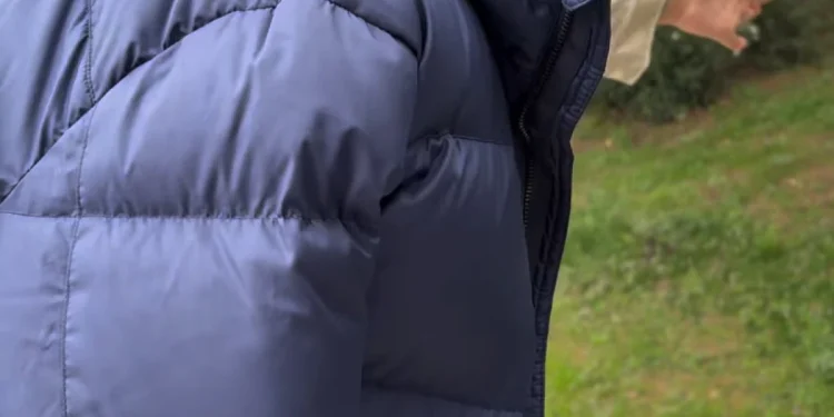 Demet Akalın, ineklere 'Yalan mı' şarkısını söyledi