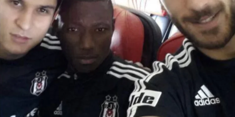 Beşiktaş'ın yıldız adayı futbolu bırakıp damat oldu