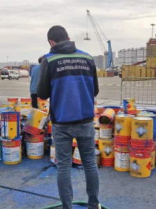 "İzmir Körfezi'ne Atık Döken Firmaya 8,3 Milyon Lira Ceza"