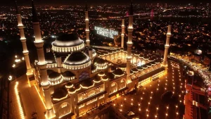 "Kadir Gecesi Bugün İdrak Edilecek: Bin Aydan Hayırlı"