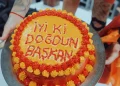 Galatasaraylı futbolculardan Ali Koç'a doğum günü pastası