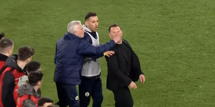 Okan Buruk’un Burnunu Sıkan Mourinho’ya Kaç Ceza?