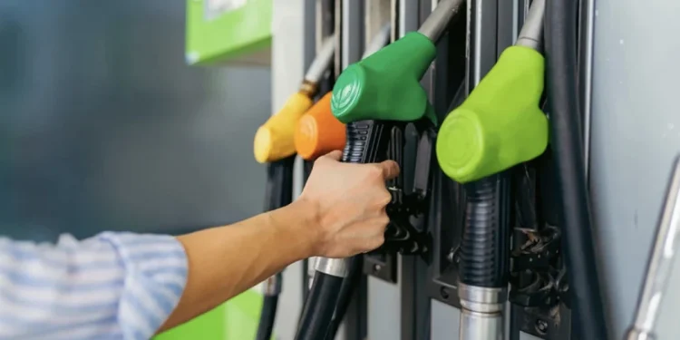 Benzine Zam Yapıldı, Otogaza İse İndirim Uygulandı