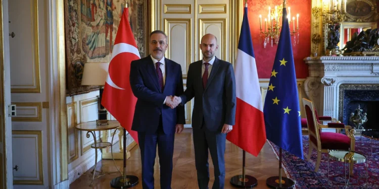 Hakan Fidan ve Jean-Noel Barrot bölgesel sorunları görüştü