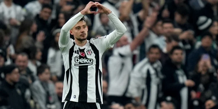 Ernest Muçi, gol sayısını 7'ye çıkararak dikkat çekti