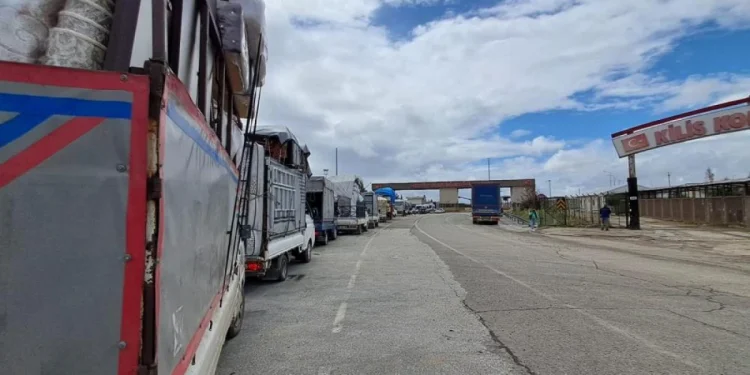 Suriyelilerin dönüşü devam ediyor: Sınırda yoğunluk arttı