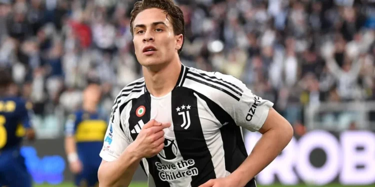 Kenan Yıldız, seccade ile namaza giderken yakalandı