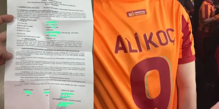 Fenerbahçe-Galatasaray derbisinde 'Ali Koç' forması krizi