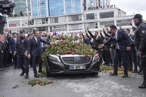 Bahçeli, MHP Genel Merkezi'nde coşkulu şekilde karşılandı