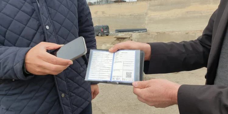 Van'da midibüsünü cep telefonuyla takas etti