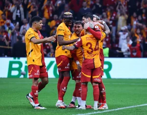 Galatasaray, son 8 haftaya lider girip şampiyon oldu