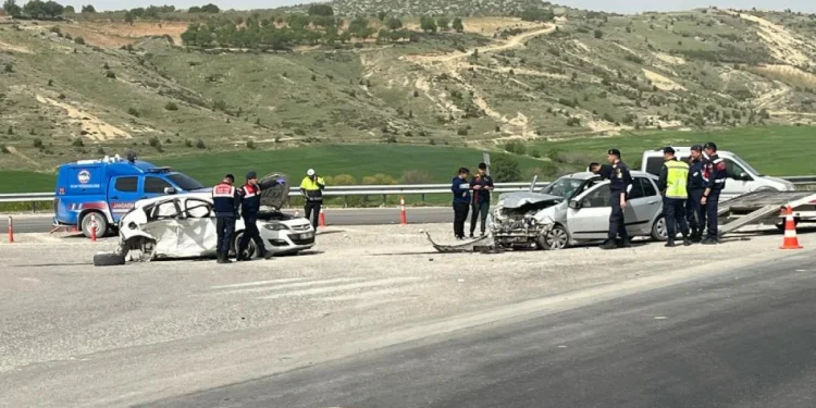 Adıyaman'da otomobil kazası: 1 ölü, 7 yaralı