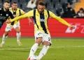 Cenk Tosun’un Japonya transferi iptal oldu!