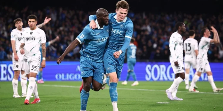 Napoli, Empoli'yi sahasında yenerek 3 puanı kaptı