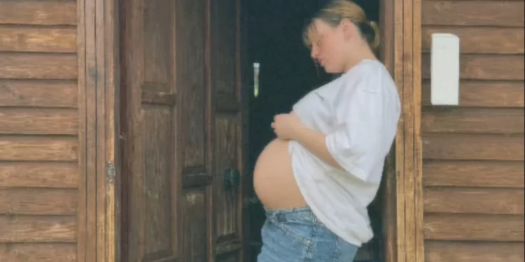 Gizem Karaca’dan 29. haftaya özel anne aday pozu