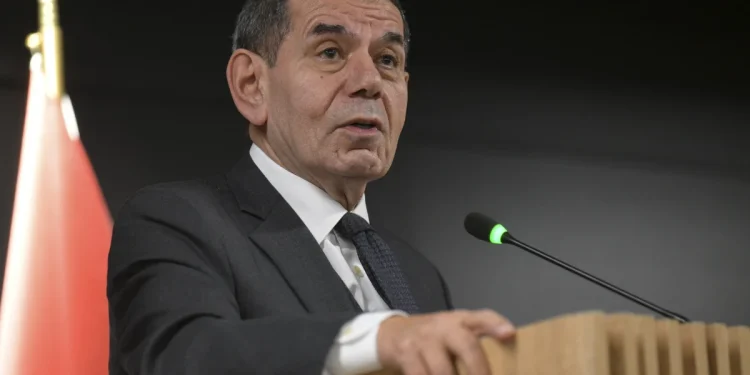 Dursun Özbek'ten Fenerbahçe'ye: Futbol sizden yoruldu