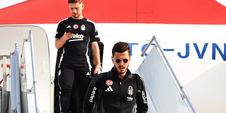 Beşiktaş Kafilesi Göztepe Maçı İçin İzmir’de