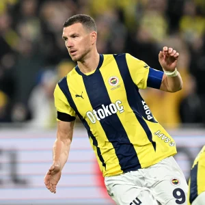 Fenerbahçe’de Edin Dzeko ile Ayrılık Kapıda