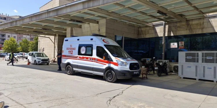 Siirt'te 3 yaşındaki çocuk pekmez kazanına düştü