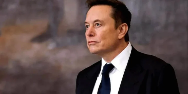 Musk: 5 Yıla Robotlar Cerrahları Geçecek