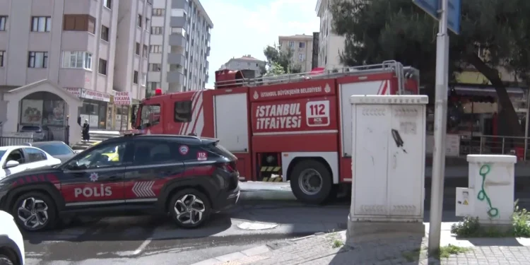 "İstanbul’da Tamirhanede Araç Yangını"