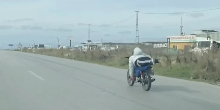 Tekirdağ’da yüzüstü motosiklet sürüşü şaşırttı
