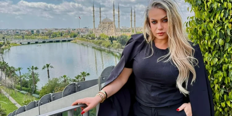 Yeliz Yeşilmen’i Yardımcısı Soydu, İsyan Etti!