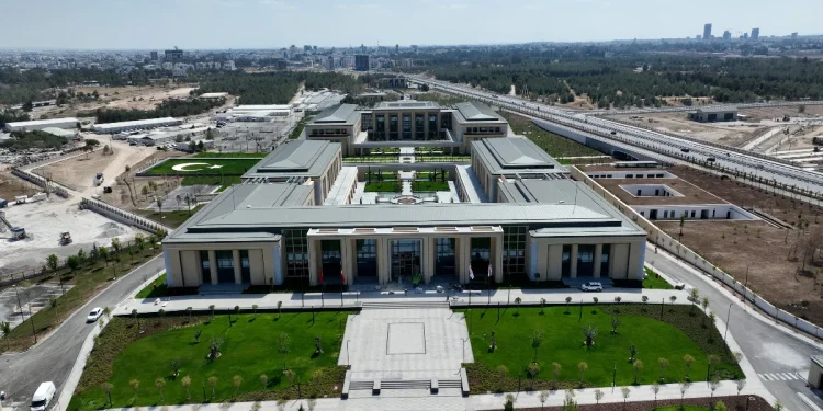 Murat Kurum'dan Kıbrıs paylaşımı: Yeni bir eser daha!