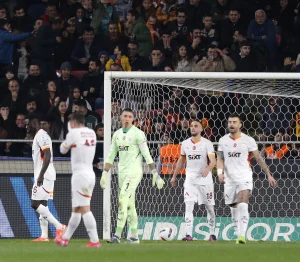 Galatasaray, evinde rakiplerine geçit vermedi