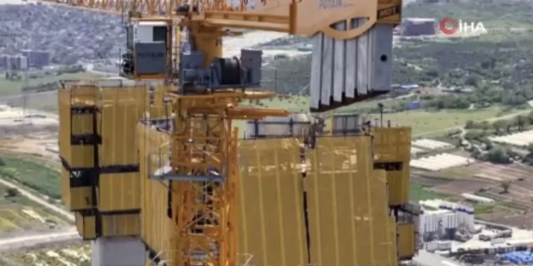 Kanal İstanbul’un ilk köprüsü 100 metreyi geçti