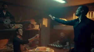 Eşref Rüya'da Ebru Yaşar ve Burak Bulut'un 'Kehribar'ı