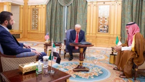 Suudi Arabistan'da Suriye zirvesinden çarpıcı an