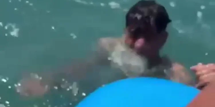 Adana’da Denizde Boğulma Tehlikesi Atlatan Genç Kurtuldu