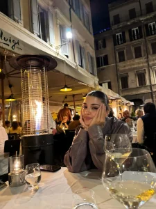 Hande Erçel ile Hakan Sabancı’dan lüks tren turu
