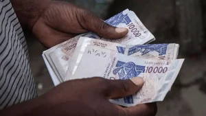 Batı Afrika 'Eko' ile Sömürge Paraya Veda Ediyor