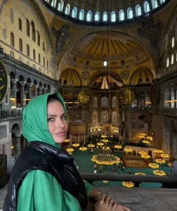 China Suarez yeniden İstanbul sokaklarında