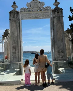 China Suarez yeniden İstanbul sokaklarında