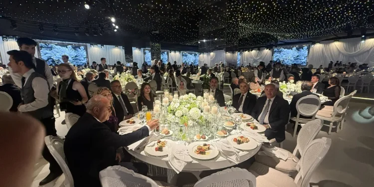 Çorum’daki lüks düğünde ünlü akını yaşandı