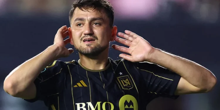 Cengiz Ünder, Antalyaspor’un radarına girdi