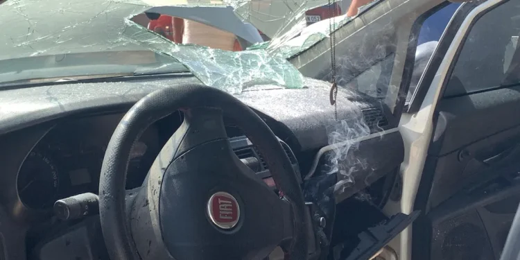 Karaman’da araçta patlayan telefon yangın çıkardı