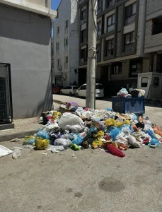 Buca’da Çöpler Birikiyor, Sorun Derinleşiyor
