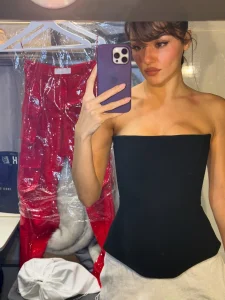 Hande Erçel: Aşk her yerde, bir sandalyede bile