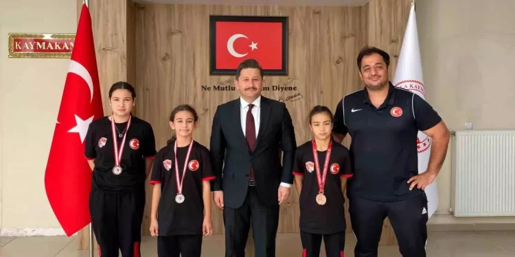 Ulukışla Pehlivanları Tarihe Geçen Zaferler Kazandı