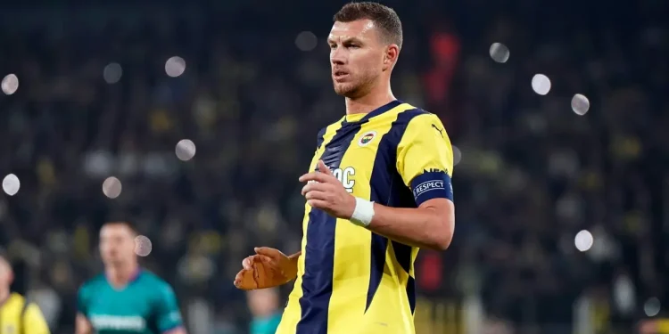 Fenerbahçe’de Edin Dzeko ile Ayrılık Kapıda