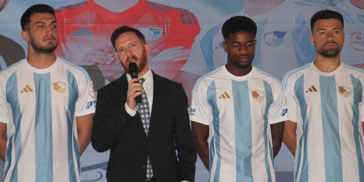 1. Lig ekibinden gövde gösterisi: 10 tane futbolcuyu aynı anda bitirdiler