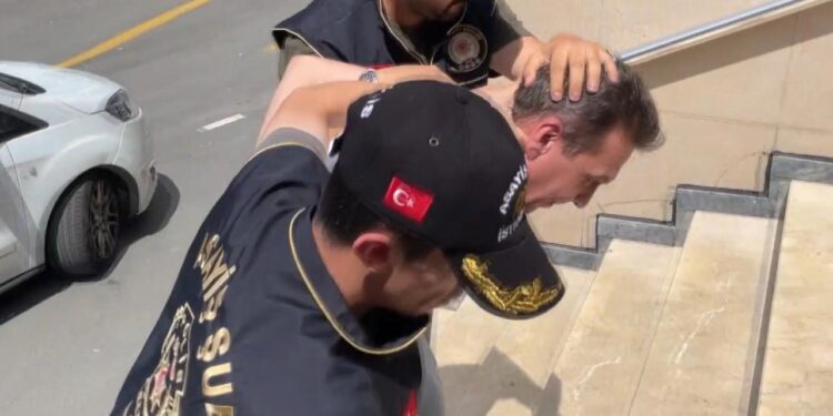 153 ayrı dosyadan aranıyordu! İstanbul’da bir evde yakalandı