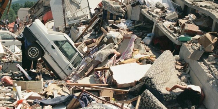 17 Ağustos depremi kaç şiddetindeydi? 17 Ağustos Gölcük depreminde kaç kişi öldü?