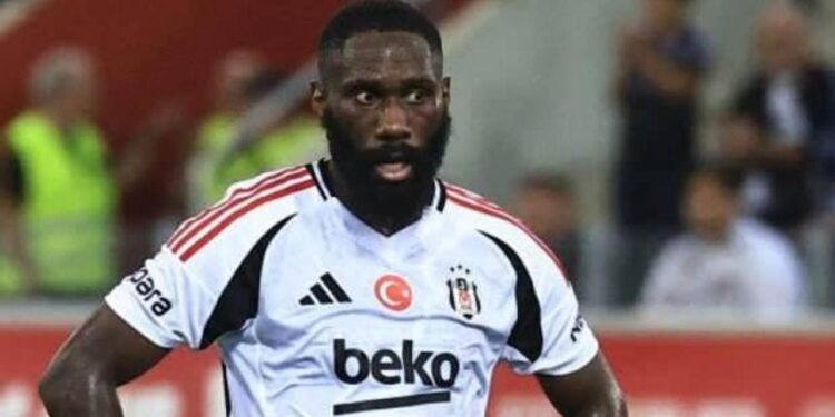 2 yıllık teklifi kabul etti! Arthur Masuaku, 3 yıl sonra Premier Lig’e dönüyor