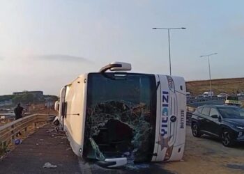 4 kişinin öldüğü Kuzey Marmara Otoyolu’ndaki yolcu otobüsü kazasının görüntüsü